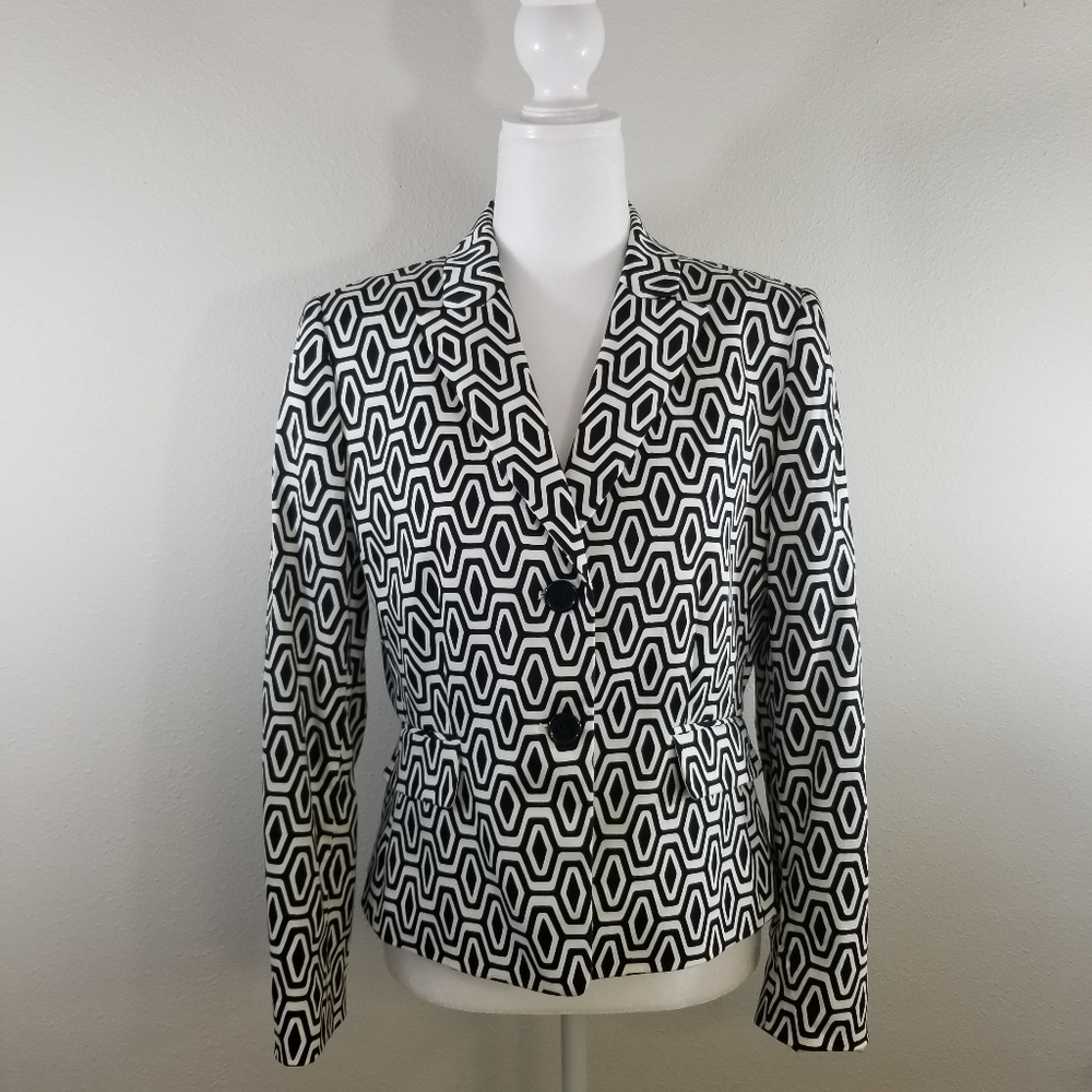 Tahari black and white geometric blazer size 8P